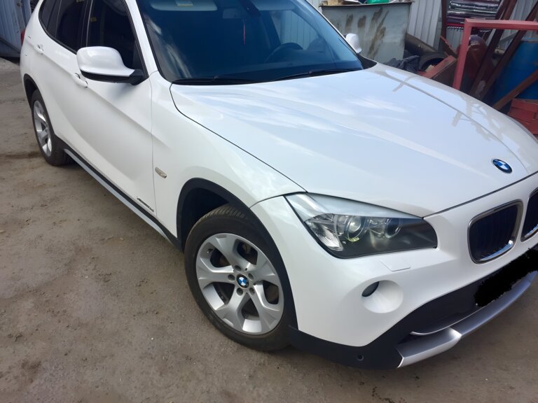BMW X1: сварка пластика и покраска бампера