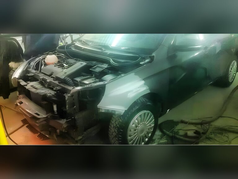 Lada Vesta: восстановление передней части на стапеле — до