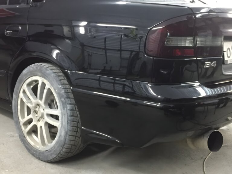 Subaru Legacy B4: ремонт заднего крыла